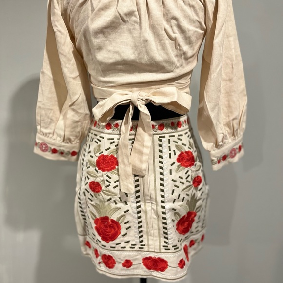 Set two piece top and skirt - Picture 2 of 3